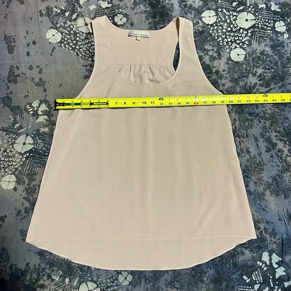 3 for $20 Loose fit, Flowy tank, scoop neckline, peachy beige colour, size L - Picture 5 of 7